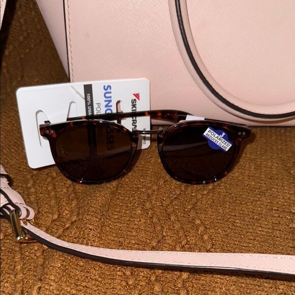 Michael Kors Blush Handbag with Sunglasses Set - Picture 3 of 13